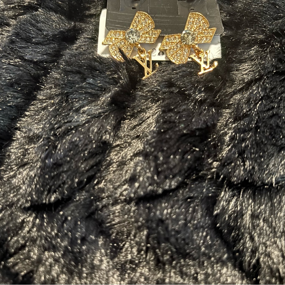 Elegant Gold Floral Earrings